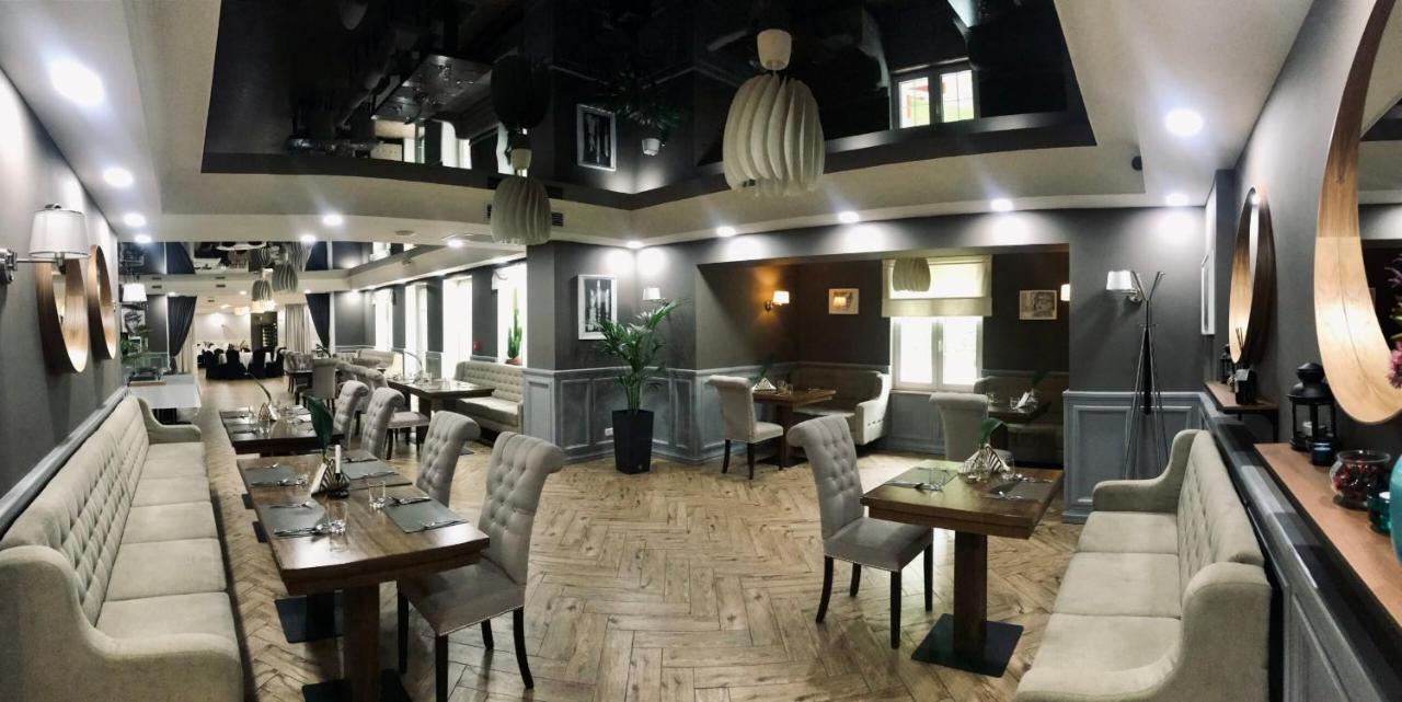 Szafirowy Dwor Hotel & Restauracja 글리비체 외부 사진