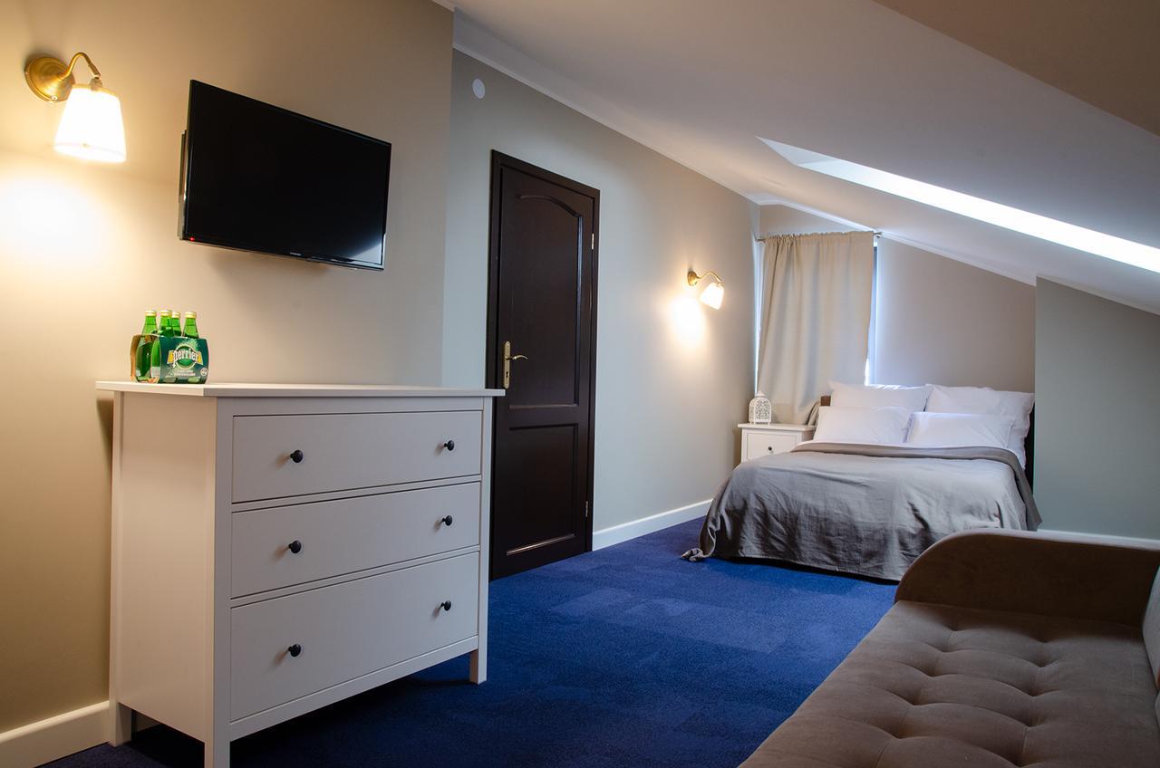 Szafirowy Dwor Hotel & Restauracja 글리비체 외부 사진