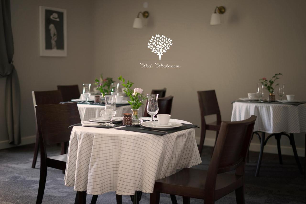 Szafirowy Dwor Hotel & Restauracja 글리비체 외부 사진